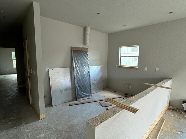 631 Blaine, San Antonio, TX 78202