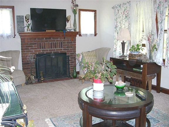 Nice fireplace and great out of the way space for the TV