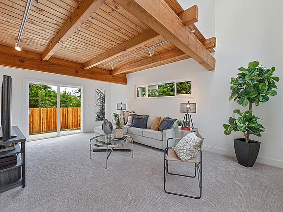 4th image of 106 Ben Ezra Ave