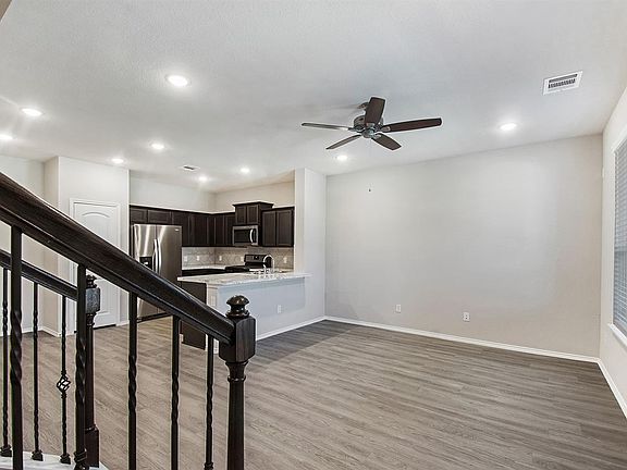 4th image of 15850 Sundew Prairie Dr Building 15
