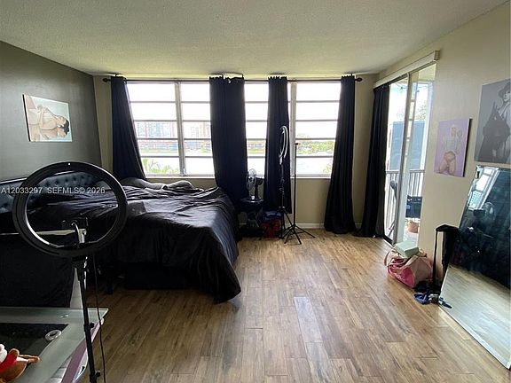 5th image of 1660 NE 191st St APT 413-1