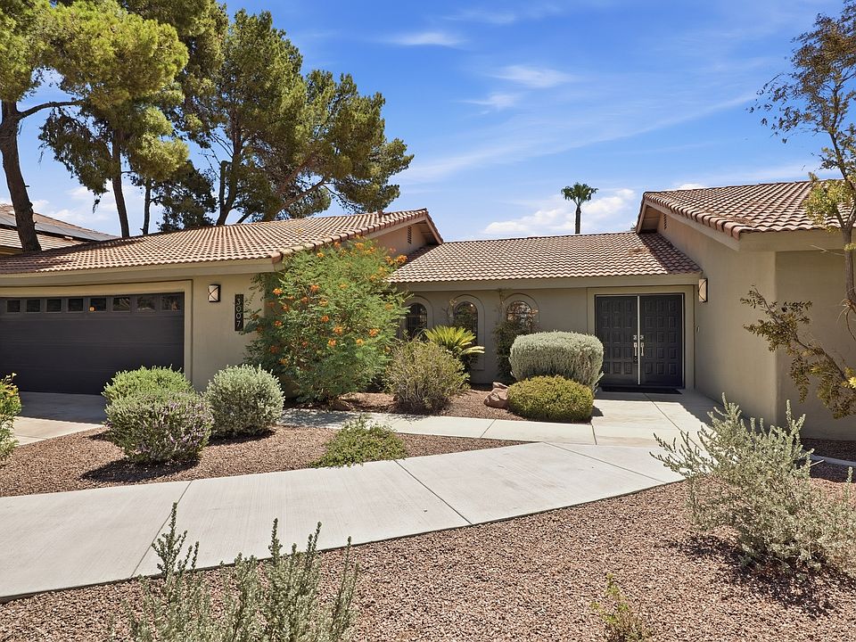 #GuardianRealty 3007 La Mesa Dr 1 story mid-centry modern henderson rental home luxury front walk way_07102026
