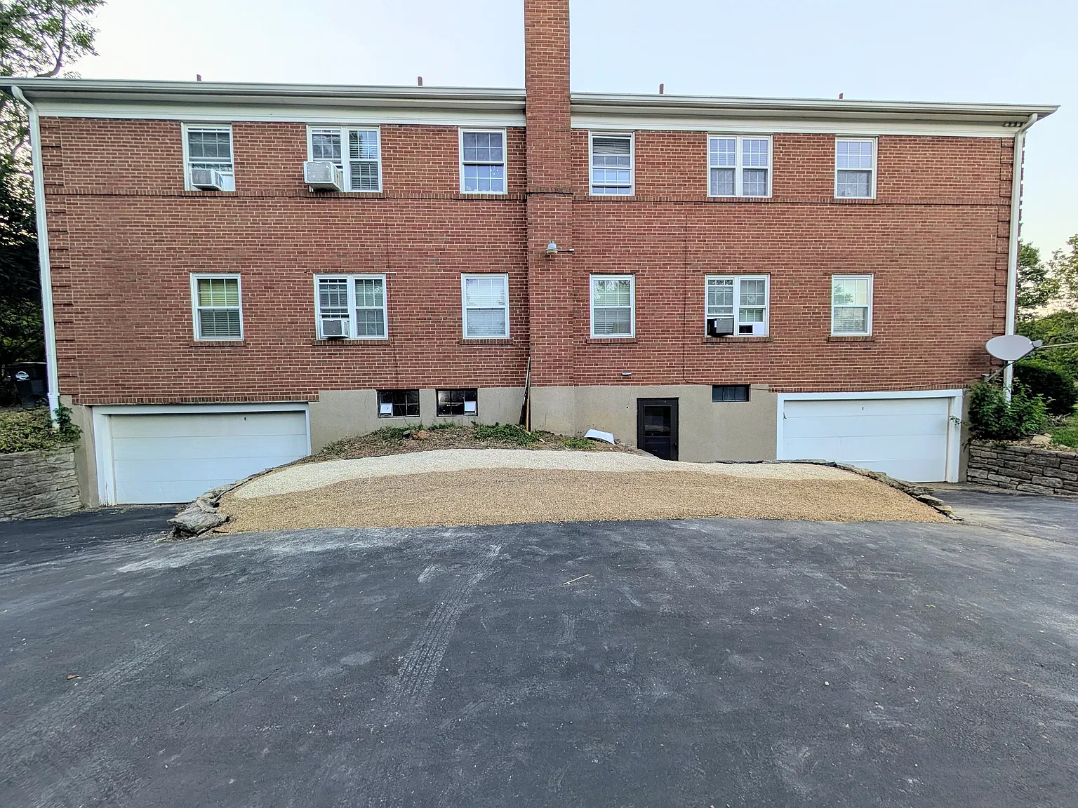 2 bed, 1000 sqft, $1,700 — Photo 2