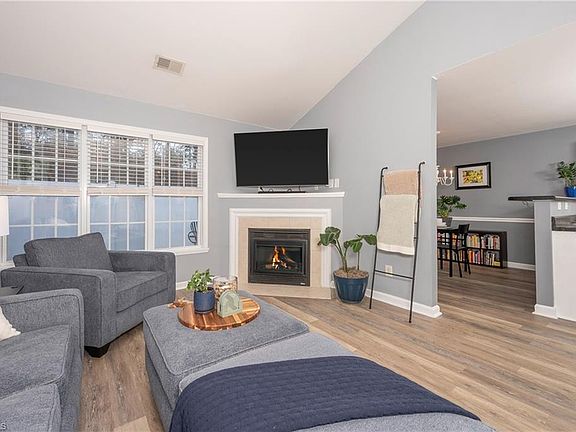 5th image of 3916 Creekside Ct