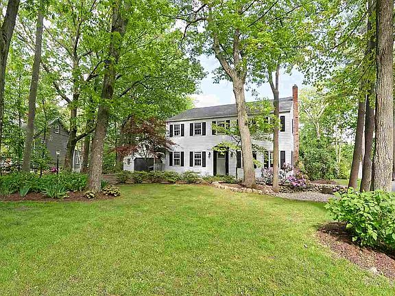 2nd image of 1386 Rosehill Blvd