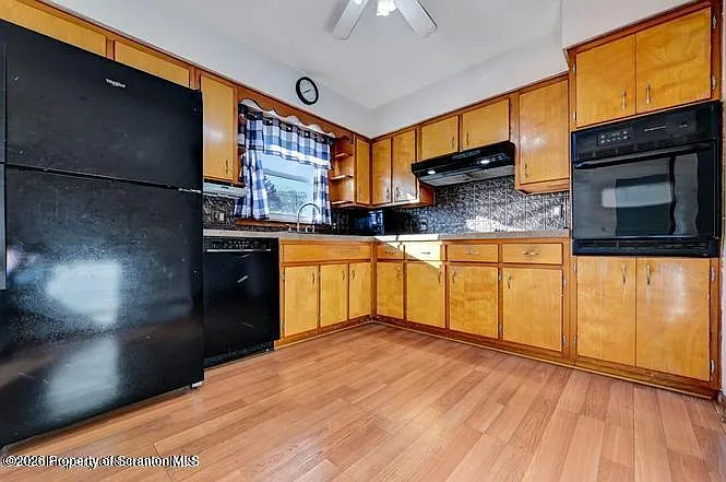 1020 W Market St — Photo 23