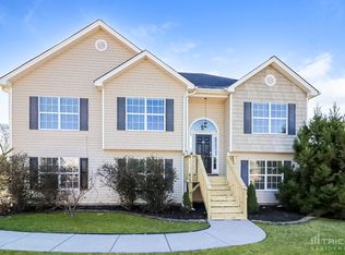 40 Oak Ridge Dr, Aragon, GA 30104