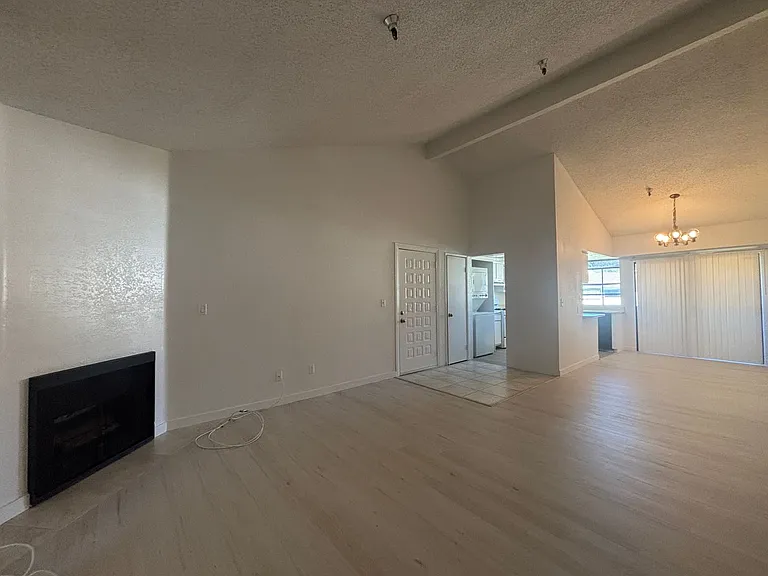44436 15th St E #5 — Photo 9