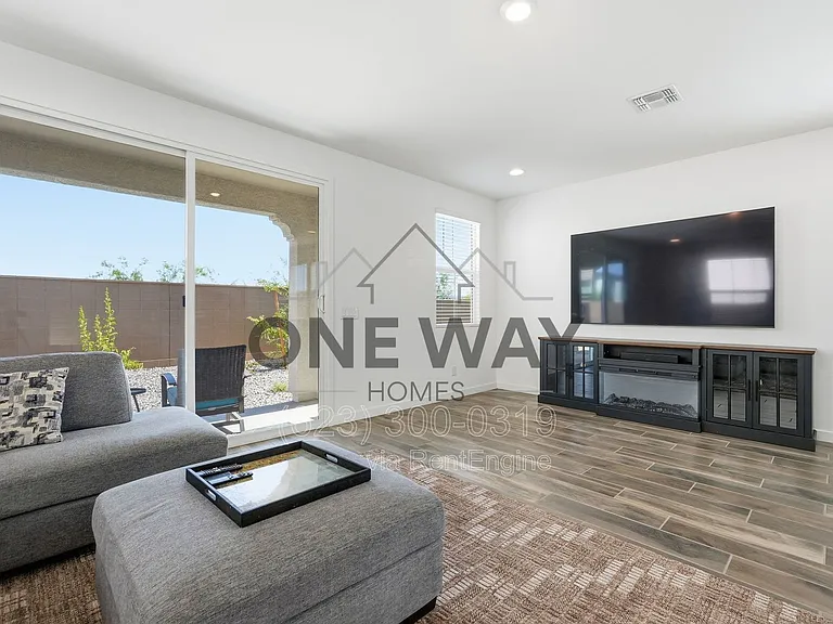 10204 E Ulysses Ave — Photo 37