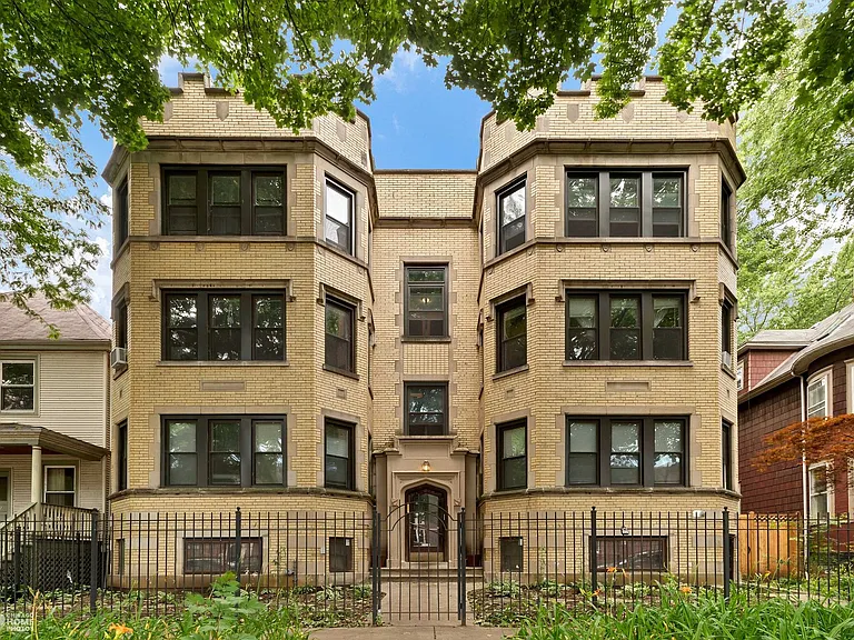 6726 N Bosworth Ave #1S — Photo 1