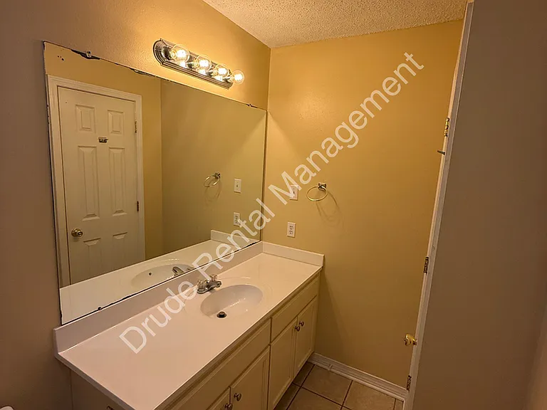 508 Cedar Ln — Photo 16