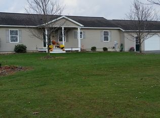 38 Black Run Rd, Grove City, PA 16127