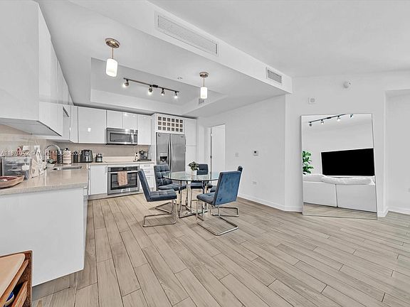 2nd image of 999 SW 1st Ave APT 1801