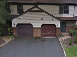 1120 Staghorn Dr, North Brunswick, NJ 08902