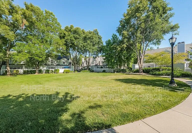 599 Spruce St — Photo 24