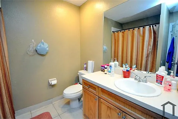 2212 White Pine Cir #B — Photo 10