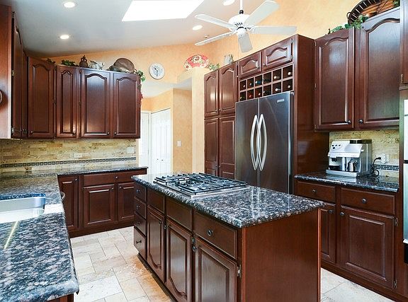 5th image of 1060 W Peregrine Dr