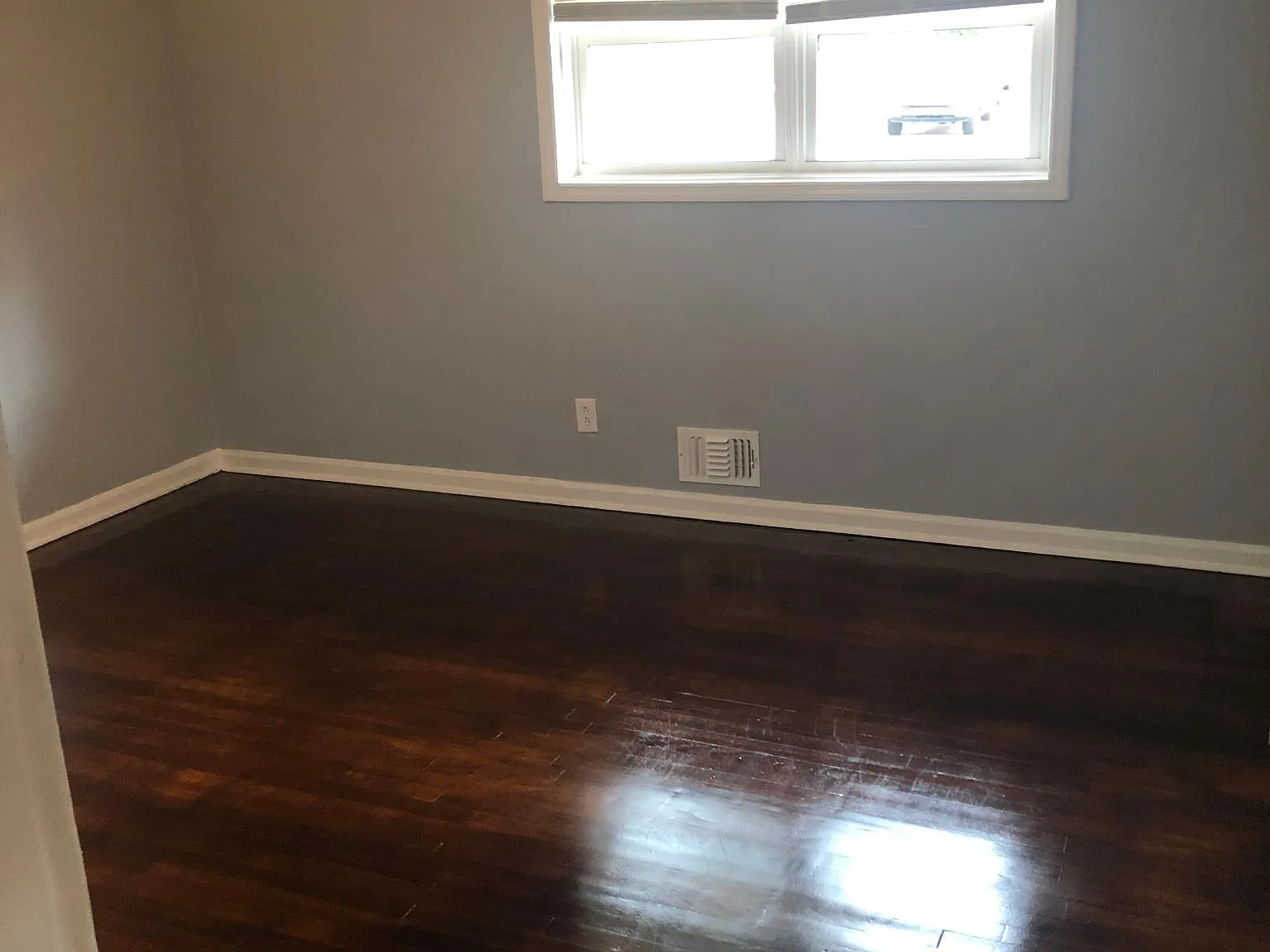 1083 Center St SW — Photo 4