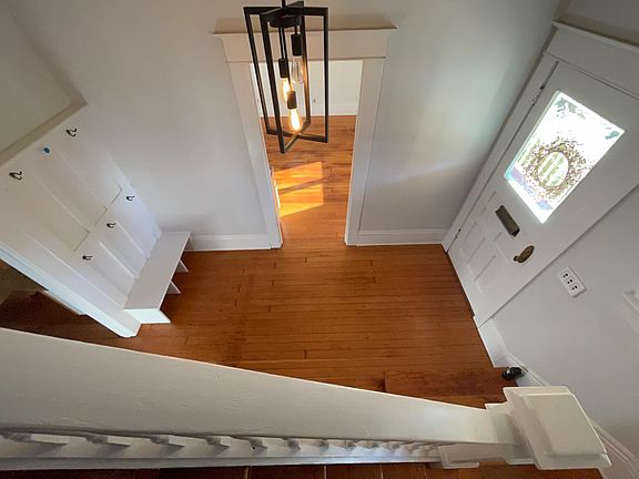 Entry/foyer