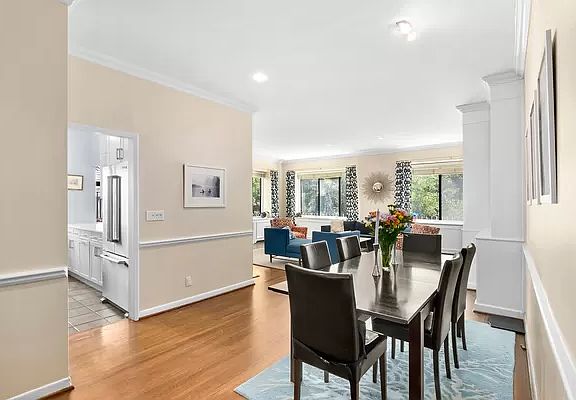 3rd image of 301 E 52nd St APT 1B
