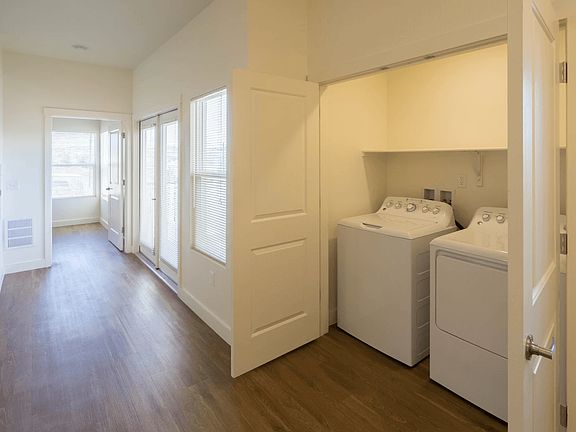 3rd image of 1319 4th St NW #14353038