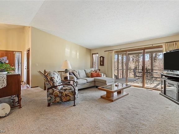 5th image of 1402 Ramblewood Dr