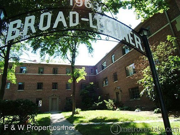 2nd image of 1963 W Broad St APT 18