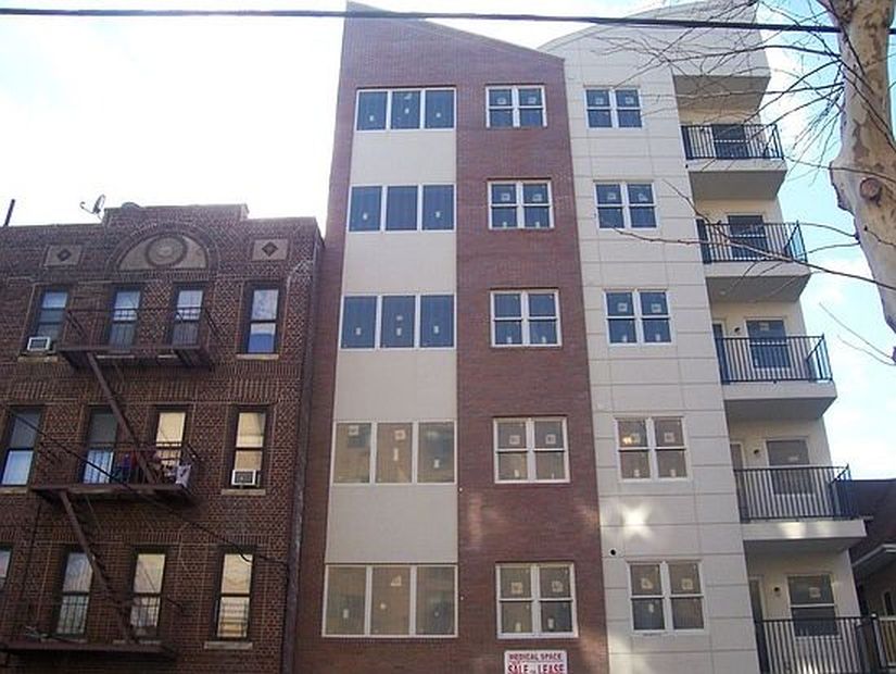1492 E 12th St APT 2B - Property Image