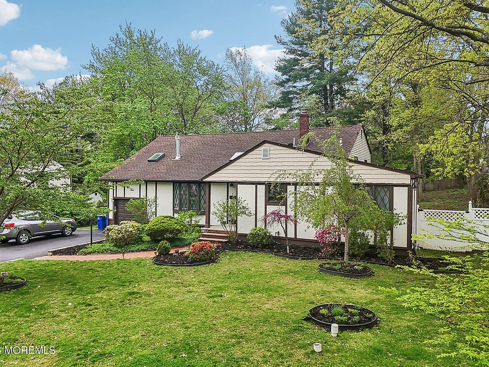 1st image of 4 Woodland Road