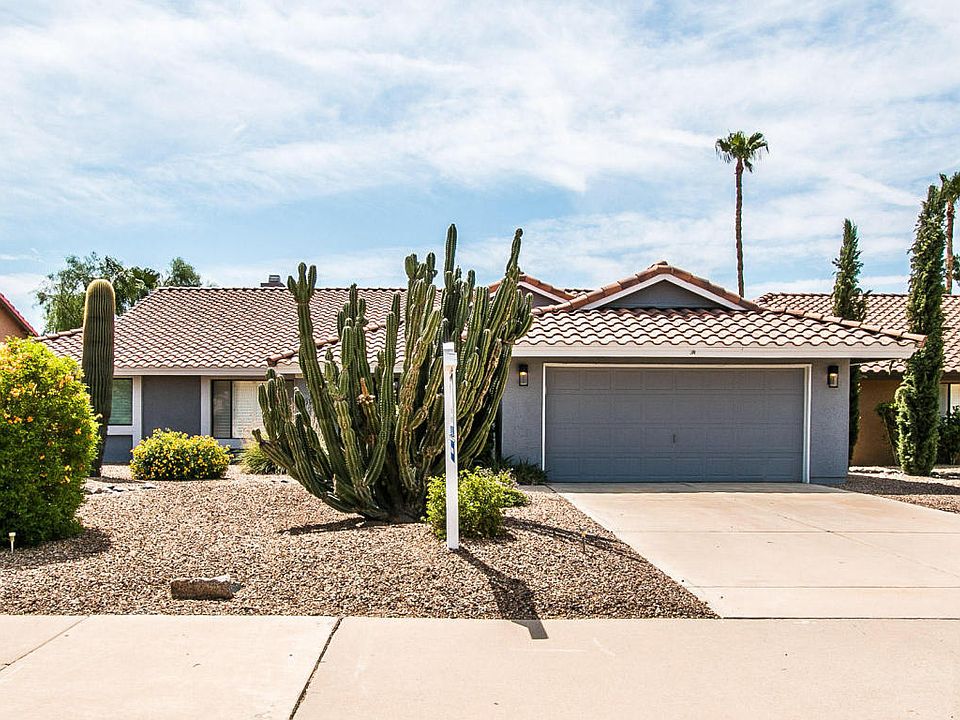 1st image of 5901 E Paradise Ln