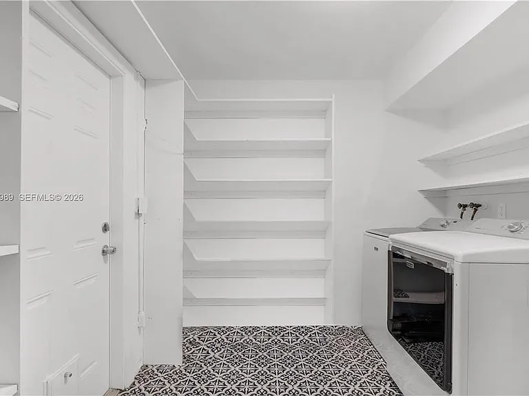 5840 SW 37th Ave — Photo 16