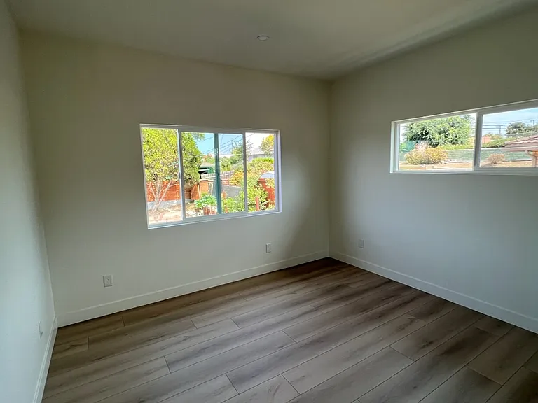 637 Pine Tree Ln — Photo 14