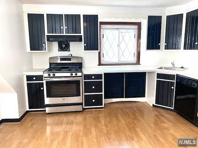 1st image of 720 New York Ave Floor 2
