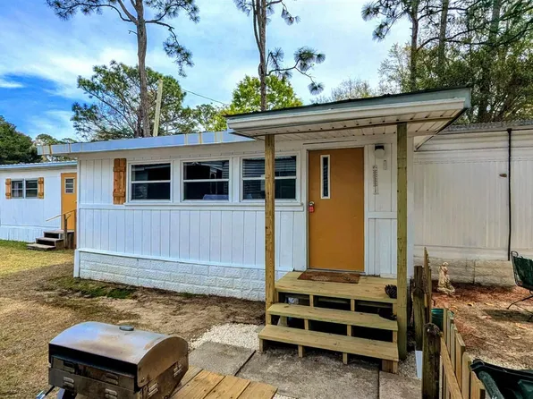 1330 Ridgewood Dr, Lillian, AL 36549