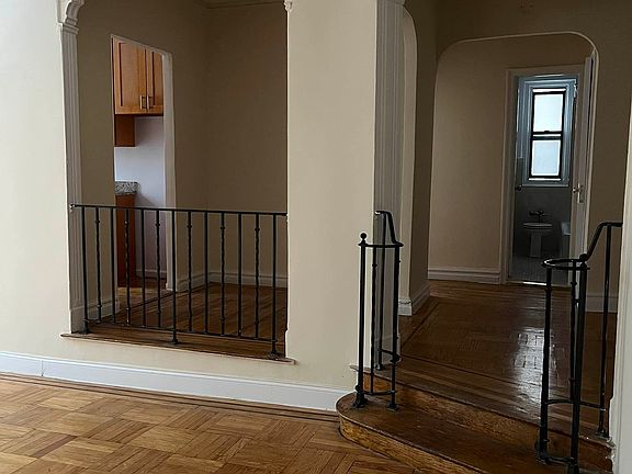 3rd image of 60 Seaman Ave APT 1K