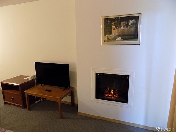 4th image of 304 14th St NW #102