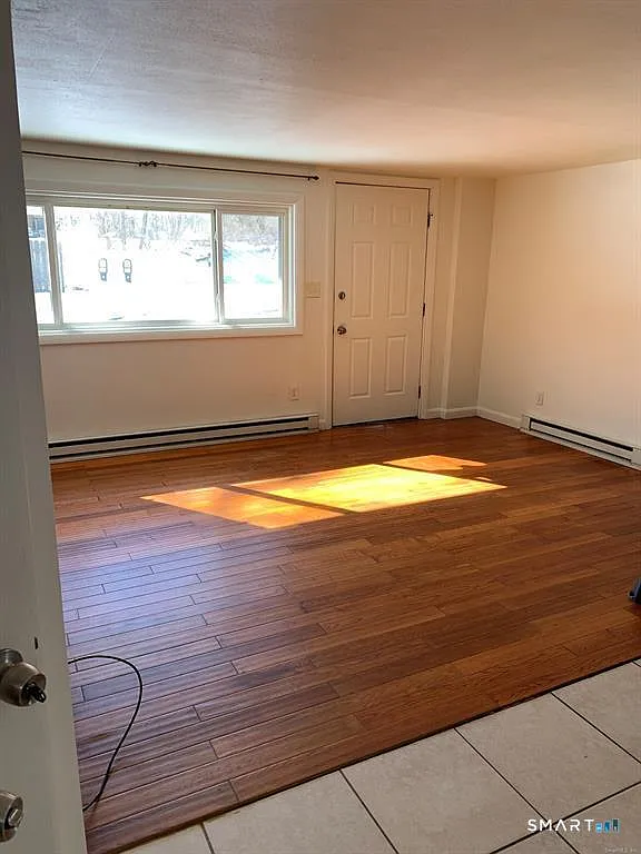 2 bed, 1.0 bath, 900 sqft, $2,200 — Photo 3