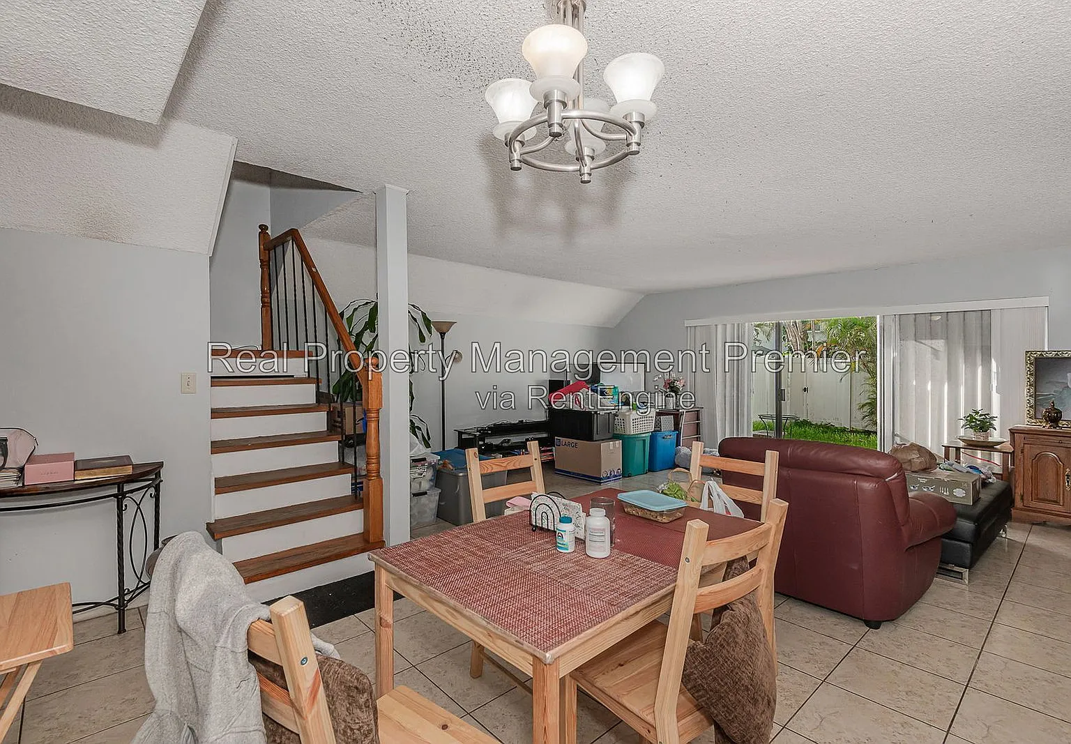 3 bed, 2.5 bath, $2,800 — Photo 2