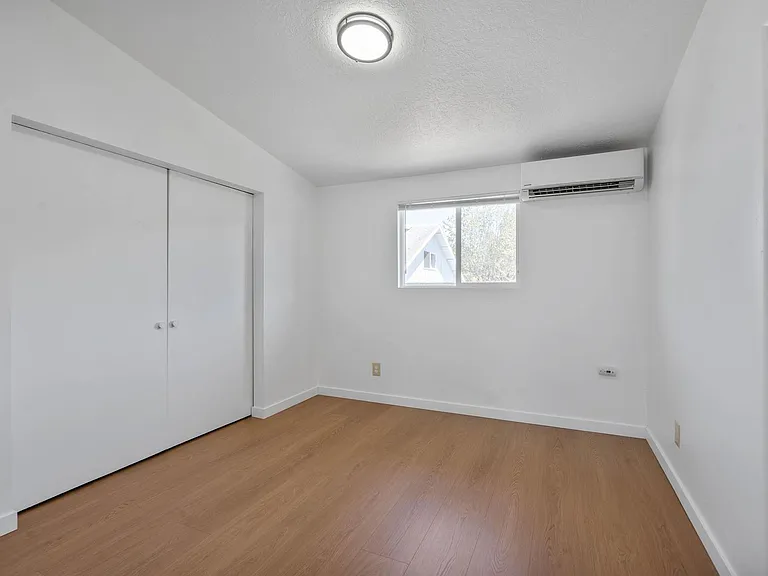460-492 N Broadway St #472 — Photo 13