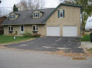 2808 Stilling Blvd, Mchenry, IL 60050