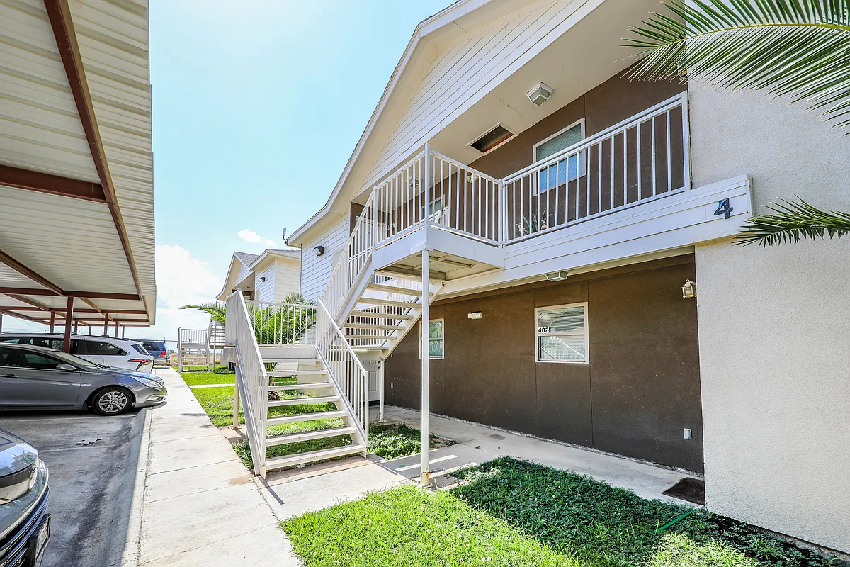 Building Photo - 2601 Lomas Del Sur Blvd
