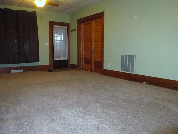 4th image of 113 S Kansas Ave