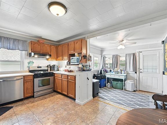 4th image of 5040 Gerritt Ave