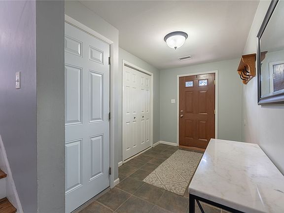 4th image of 241 Parkedge Rd