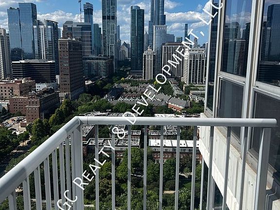2nd image of 1600 S Prairie Ave #2105