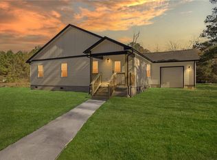 1872 Airport Rd, Suffolk, VA 23434