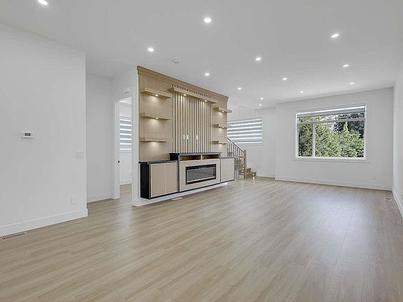 5th image of 15371 94th Ave #102
