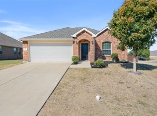 113 Sunburst Dr, Waxahachie, TX 75165