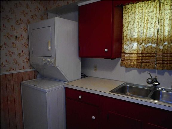 5th image of 304 Skyline Dr
