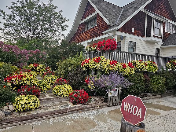 3rd image of 3544 McIntosh Ln